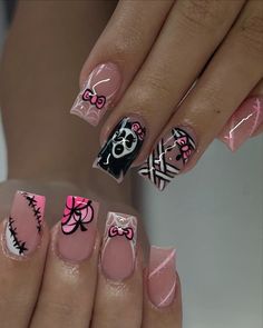 Gelx Halloween nailart pink Hello Kitty Ghostface Nails, Pink And Black Halloween Nails, Hello Kitty Halloween Nails, Halloween Nails Pink, Nailart Pink, Kitty Nails, Hello Kitty Halloween, Hello Kitty Nails