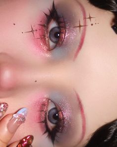 Cute Rave Makeup, Aura Makeup Look, Hip Hop Makeup Looks, Pink Graphic Makeup, Cool Make Up, Cupid Makeup Looks, Full Makeup Looks, Pink Black Makeup, Valentine Makeup Looks