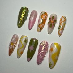 NAIL IDEAS Retro Nail Art Vintage, 70s Nail Designs, Tyler The Creator Nails, Retro Nail Art, Frame Nails, Vintage Nail Art, Deluxe Nails, Long Almond Nails, Nail Art Photos