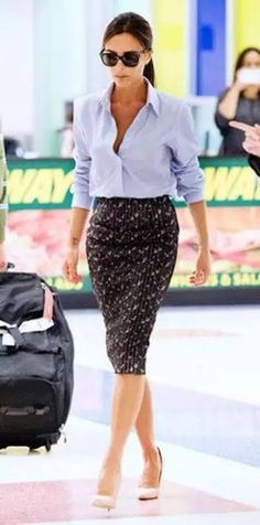 Mode Ab 50, Weekend Mode, Victoria Beckham Style, Mode Tips, Fest Outfits, Office Casual Outfit, Rock Outfit, Pencil Skirts, Business Outfit