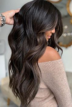 Streaks Hair, Blonde Honey, Dark Black Hair, Long Hair Highlights, Color Streaks, Black Hair Balayage, Dark Brunette Hair, Hair With Highlights, Brown Hair Inspo