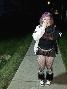 strawberrycrem69 on insta #fit #inspo #insta #chubby #alt #emo Plus Size Emo, Alt Outfits Aesthetic, Plus Size Poses, Chubby Goth, Goth Outfit Inspo, Plus Size Goth, Alternative Dress, Emo Girl