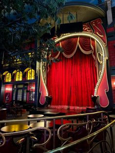 The Cabaret Bar is too cute to miss in Las Vegas. From incredible dining options to stunning views of the Strip, Paris Las Vegas has it all! Check out 15 fun things to see, eat, and enjoy in this themed hotel.