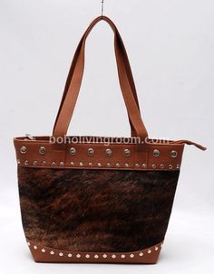 Embrace timeless elegance with our classic dark brown cowhide tote bag. Crafted for both style and practicality, this versatile accessory is sturdy enough for everyday use. Black Boho Living Room, Cowhide Purse, Midi Skirt Pattern, Brown Tote Bag, Suede Leggings, Brown Cowhide, Woven Sandals, Relaxed Outfit, Bag Dark