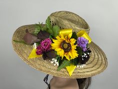 This hat goes well for many events. Vogue hats are perfect for horse racing events, church, the Kentucky derby, weddings, garden tea parties and charity events. One size hat (21" - 23") Please visit my other shop https://www.etsy.com/shop/LadyHatsBoutique?ref=hdr_shop_me All pieces are securely wrapped & boxed to prevent damage/breakage Thank you very much for shopping  at my shop Have a great day Short Brim Boater Hat For Kentucky Derby Garden Party, Fitted Straw Hat For Royal Ascot Garden Party, Vintage Costume Hats For Kentucky Derby And Country Events, Vintage Costume Hats For Kentucky Derby, Fitted Costume Hats For Garden Parties At Royal Ascot, Fitted Costume Hats For Royal Ascot Garden Party, Elegant Hat Bands For Garden Party In Spring, Curved Brim Boater Hat For Kentucky Derby, Short Brim Boater Hat For Kentucky Derby