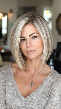 👗 Fashion-Forward Inverted Bob Short Hairstyles for Women Over 50 Beauty | Most-Loved 👸💎 Bob Short Hairstyles, Inverted Bob Short, Flattering Hairstyles, Timeless Looks, Hair White, Hairstyles For Women Over 50, Inverted Bob, Hair Bob, White Blonde