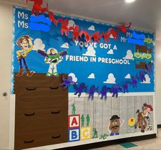 a bulletin board with the words, you've got a friend in preschool