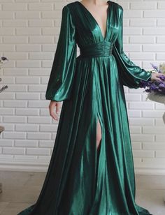 Teal Gown, Long Green Skirt, Halter Neck Maxi Dress, Queen Dress, Green Maxi, Gala Dresses, Necklines For Dresses, Maxi Dress Green, Long Sleeve Maxi