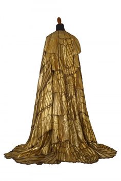 Egyptian Goddess Costume, Cleopatra 1963, Wizard Robes, Lame Fabric, Rome Antique, Goddess Costume, Monica Bellucci, Elizabeth Taylor, Fashion Costume