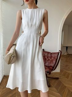 White Knee Length Skirt, Muslin Dress, Office Dresses For Women, Free Fashion, Satin Short, Satin Midi Dress, Spring Summer Dress, Mode Vintage, Woven Dress