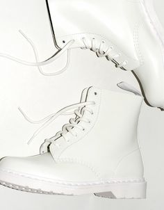 . Red Doc Martens, Dr Martens Store, White Doc Martens, White Combat Boots, Wedding Wishlist, Dr Martens White, Doc Martens Outfit, Doc Martens Boots, Fashion Network