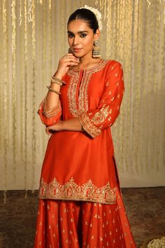 Buy Orange Kurta And Sharara: Silk Chanderi Mishika Paisley Butti Set For Women by Sheetal Batra Online at Aza Fashions. Orange Indian Dress, Bridal Lehenga Designs, Simple Lehenga, Embroidery Dresses, Anarkali Dress Pattern, Formal Suit