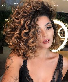 25+ Cute Hairstyles for Curly Hair | Stylish Collection by Creative Khadija Layered Hairstyles, Denim Outfits, Short Layered, Beautiful Curls, Hair Styler, Curly Bob Hairstyles, Trending Haircuts, Curly Hair Cuts, Hairstyles Ideas