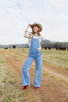 denim overalls Overalls And Cowgirl Boots Outfit, Light Wash Bib Front Overalls For Summer, Trendy Light Wash Straight Leg Overalls, Summer Light Wash Denim Jumpsuit With Bib Front, Light Wash Denim Jumpsuit With Bib Front For Summer, Light Wash Bib Front Denim Jumpsuit For Summer, Relaxed Fit High Rise Light Wash Overalls, Spring Light Wash Overall Jeans, Casual Light Wash Wide Leg Jumpsuits And Rompers