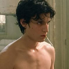 Louis Garrel Black And White, The Dreamers Louis Garrel, Theo The Dreamers, French Actors Men, Louis Garrel The Dreamers, Louise Garrel, Louis Garrel Aesthetic, Luis Garrel, Louis Garell