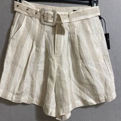 Blanknyc Linen High Waisted Buckle Women's Shorts Stripes White Tan Size 26. Condition Is "New With Tag's" Will Ship Usps First Class In Order To Guarantee A Precise Fit, We Kindly Ask That You Review The Provided Measurements. Please Be Aware That The Colors May Appear Slightly Different From The Photos Due To Device Viewing And Color Settings. Your Satisfaction Is Our Top Priority, And We Value Positive Feedback Greatly. If You Have Any Concerns Or Issues, Please Don't Hesitate To Contact Us. Beige Summer Bottoms With Belt Loops, Vacation Bottoms With Belt Loops And Short Length, Summer Beige Bottoms With Belt Loops, Beige Bottoms With Belt Loops For Summer, Vacation Bottoms With Belt Loops And Short Shape, Beige Shorts With Belt Loops For Summer, Sporty Green Bottoms With Belt Loops For Spring Beach, Spring Beach Bottoms With Belt Loops, Beige Shorts With Belt Loops For Day Out