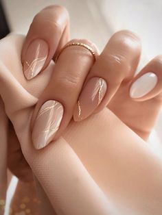 nails Fake Nail Designs Acrylics, Fall Nails Elegant, 2024 Almond Nails, Bride Nail Art Designs, White And Gold Wedding Nails, Wedding Nail Designs For Bride, Nail Art For Bride, Bridal Nail Art Designs, Wedding Nails Almond