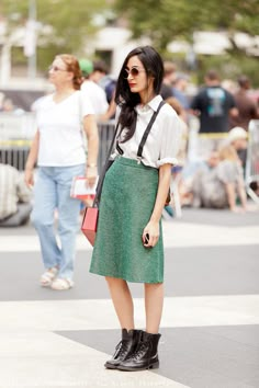 Eccentric Outfits Summer, Suspenders For Women Casual, Suspenders Women Outfits, Nadia Sarwar, Suspenders Outfits, Suspenders Outfit, Suspenders For Women, Street Style Fall, Lincoln Center