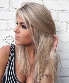 Winter Blonde Hair Color, Ash Blonde Hairstyles, Medium Ash Blonde Hair, Blonde Bayalage, Blond Hairstyles, Shoulder Length Blonde, Winter Blonde, Medium Blonde Hair