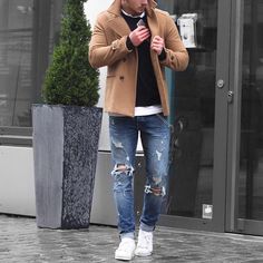 By @louisdarcis  [ http://ift.tt/1f8LY65 ] #royalfashionist Vetements Shoes, Der Gentleman, Sneakers Men Fashion, Gentleman Style, Outfit Casual, Mens Street Style, Fashion Styles, Stylish Men, Mens Fashion Casual