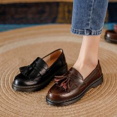 Gender: Women Item Type: Shoes Main Material: Cow Leather Style: Casual, Classic, Retro Season: Spring, Autumn Heel Type: Flat Upper Material: Cowhide Outsole Material: Rubber Heel Height: Low Heel (1-3 cm) Color: Black, Brown Size: 35,36,37,38,39,40 Size Length cm inch 35 22.5 8.86  36 23 9.06  37 23.5 9.25  38 24 9.4 Brown Oxfords With Tassels And Round Toe, Platform Loafers With Brogue Detailing For Fall, Flat Platform Loafers With Brogue Detailing For Fall, Fall Platform Loafers With Brogue Detailing, Casual Tassel Loafers With Round Toe For Fall, Brown Tassel Loafers With Round Toe, Leather Oxfords With Tassels And Round Toe, Fall Leather Moccasins With Tassels, Fall Office Tassel Loafers With Brogue Detailing