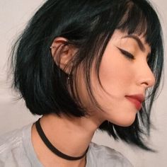 Short Bob Black Wig With Bangs Straight Synthetic Hair Wigs Fashion Natural Wig Short Haircuts With Bangs, Medium Bob Haircut, Cortes De Cabello, Bob Haircut With Bangs, Short Bob Haircuts, Penteado Cabelo Curto, Short Hair With Layers, Grunge Hair, Short Bob Hairstyles