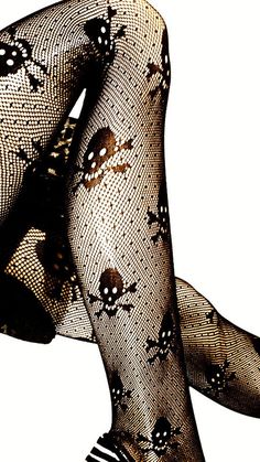 I have these tights!! I love them!! Skull Tights, Fashion Skater, Skulls And Bones, Skater Outfits, Look Grunge, Tokyo Street Fashion, Scene Outfits, Skull Clothing, Grunge Look