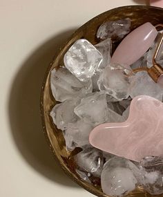 Pink Guasha Aesthetic, Skincare Aesthetic Vision Board, Gua Sha Aesthetic Pictures, Skincare Astethic, Pink Skin Care Aesthetic, Guasha Aesthetic, Healthy Skin Aesthetic, Gua Sha Aesthetic, Vision Board Photos