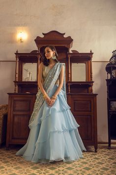 Modern Lengha Blouse Designs, Organza Lengha Design, Lengha From Saree, Sequins Lengha, Simple Lehangas Plain, Organza Lehanga Design, Modern Lengha Designs, Organza Lehenga Blouse Designs, Chiffon Lengha