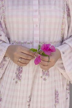 As we retreat indoors, kaftan dresses are the natural go-to. The Rasberry Vine Dress is one such delight with its roomy sleeves, pastel pink handwoven fabric and blooming fuchsia florals skilfully hand block printed. Kaftan Dresses, Handwoven Fabric, Pastel Pink