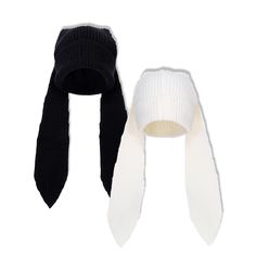 a black and white hat with a scarf on it