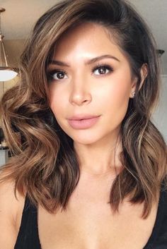 Cute Medium Haircuts, Rambut Brunette, Makeup Tip, Brunette Balayage, Brown Hair Balayage, Brown Balayage, Hair Color Balayage, Medium Hair Cuts, Hair Envy