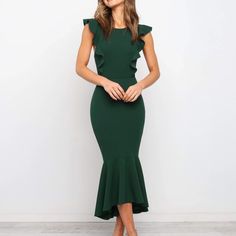 Never Worn! Tag Attached Petal And Pup, Green Cocktail Dress, Emerald Dresses, Midi Dress Formal, Bodycon Style, Usa Dresses, Graduation Outfit, Long Sleeve Sweater Dress, Bodycon Fashion