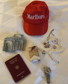 Men Old Money, Arón Piper, 90s Fashion Men, Inside My Bag, Man Photography, Old Money Style, Old Money Aesthetic, Old Money, Fitness Inspo