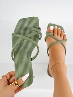 Green Sandals, Stylish Sandals, Cute Sandals, Fashion Sandals, Sandals For Women, Womens Sandals Flat, Crazy Shoes, Pretty Shoes