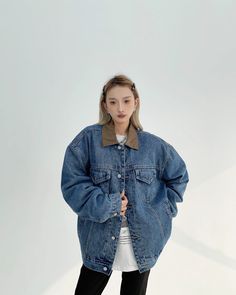 A denim jacket with a leather collar and casual denim.

It's an item that makes an impact on its own, and even simple styling can make you stand out from the crowd.

The loose fit matches the trendy style.

◾️Model
Height/Weight: 162cm(63.7in)/45kg(99.2lb)
Try-on size: M






Cm
(inches)

Length
Chest
Shoulder
Sleeve Length


M
68(26.7)
131(51.5)
60(23.6)
60(23.6)


L
70(27.5)
135(53.1)
61.5(24.2)
61.5(24.2)


XL
72(28.3)
139(54.7)
63(24.8)
63(24.8)


2XL
74(29.1)
143(56.2)
64.5(25.3)
64.5(25. Casual Denim Jacket With Corduroy Collar For Streetwear, Everyday Collared Blue Denim Jacket, Casual Denim Jacket With Corduroy Collar For Spring, Collared Denim Blue Jacket For Streetwear, Casual Denim Jacket With Corduroy Collar, Casual Blue Outerwear With Corduroy Collar, Blue Denim Jacket With Corduroy Collar For Fall, Denim Blue Jacket For Everyday Winter Wear, Winter Denim Blue Jacket For Everyday Wear