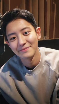 Chanyeol Boyfriend Material, Foto Chanyeol Exo, Exo For Life, Exo Lockscreen, Park Chanyeol Exo, Chanyeol And Do, Asian Guys, Mood Boosters