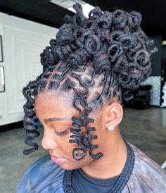 Updo Style for Curled Locs Short Loc Updo Styles, Curled Locs, Dreadlock Hairstyles For Women, Locs Updo, Curls Products, White Girl Dreads, Small Dreads, Loc Updo, Blonde Dreadlocks