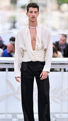 Men Elegant Outfit, Mens Dressy Outfits, Strange Way Of Life, Cannes 2024, Cannes 2023, Grad Outfits, High Fashion Men, Best Dressed Man, High Fashion Looks