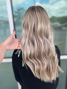 Blonde Hair Bayalage, Fall Blonde Balayage, Icy Highlights, Highlights Babylights, Long Hairstyles For Women, Beige Blond, Hairstyles For Black Hair, Gorgeous Hairstyles