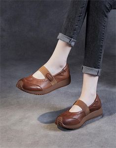 Casual Retro Soft-Soled Slip-On Shoes for Women Casual Slip-on Platform Leather Shoes, Elegant Brown Slip-ons With Rubber Sole, Vintage Slip-on Leather Shoes For Spring, Retro Leather Slip-on Shoes With Leather Sole, Brown Textured Sole Slip-on Leather Shoes, Loafer Slippers, Casual Flat Shoes, Shoe Boot Sandals, Shoe Size Chart