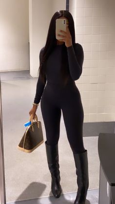 Knee Boots Work Outfit, Black Work Outfits Women, All Black Work Outfits Women, All Black Work Outfits, Black Outfit Black Women, Winter Club Outfit, Winter Going Out Outfit Night, Casual Date Night Outfit Fall, Winter Going Out Outfit