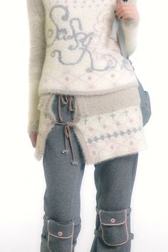 Pants Under Skirt Outfit, Knitted Apron, Crystal Outfits, Aesthetic Winter Clothes, Cute Warm Winter Outfits, Knitting Shorts, Creative Knitwear, Warm Skirt, Pixie Rebels