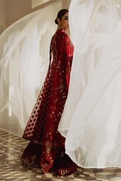 Premium Red Lehenga and Raw silk Pishwas Frock Pakistani Wedding Dress is a stunning attire adorned with Floral designs and Embroidery work. Fast shipping. Frock Pakistani, Red Bridal Dress, Maya Ali, Pakistani Wedding Dress, Raw Silk Fabric, Red Wedding Dresses, Red Lehenga, Pakistani Wedding Dresses, Wedding Lehenga