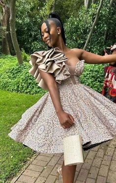 STYLE only suits Those who are beautiful Sesotho Traditional Dresses, African Bridesmaids, South African Traditional Dresses, African Bridal Dress, African Bridesmaid Dresses, African Traditional Wear, African Traditional Wedding Dress, Shweshwe Dresses, Traditional African Clothing