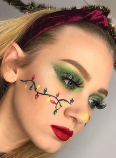 New Year Eye Makeup, Makeup Looks Christmas, Christmas Lips, Maquillage Halloween Simple, Eye Makeup Glitter, Christmas Makeup Ideas