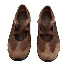 Vintage suede sketcher Mary Jane’s Brown leather slip-on shoes #y2k Shoes Y2k, Leather Slip On Shoes, Vintage Suede, Good Good, Leather Slip Ons, On Shoes, Slip On Shoes, Women's Sneakers, Mary Janes