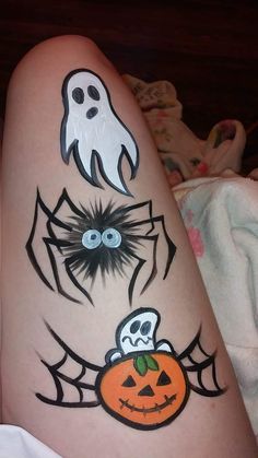 Easy Facepainting Ideas Halloween, Easy Halloween Facepainting, Spooky Face Paint Easy, Face Paint Tattoo, Face Paint Simple Ideas, Small Halloween Face Paint Ideas, Cheek Art Halloween, Halloween Face Paint Designs For Kids, Halloween Simple Face Paint