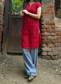 Short Kurta Designs Women Party Wear, Red Kurti Aesthetic, Jeans Kurti Style Aesthetic, Kurta And Jeans Aesthetic, Desi Kurti Aesthetic, Casual Outfit Indian, Desi Girl Aesthetic Kurti, Jeans Kurti Style, Kurti And Jeans