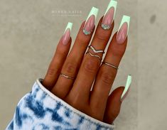 Posted by Zoe Scott. . Hey there! Today, I'm taking you through the effortlessly cool world of mint green nails. Trust me, rocking this color is like carrying a piece of tra... Mint French Tip Nails, Mint Colored Nails, Mint Green Nail Ideas, Mint Green Nail Designs, French Nail Polish, Green Nail Ideas, Tiffany Blue Nails, Cool World, Mint Green Nails